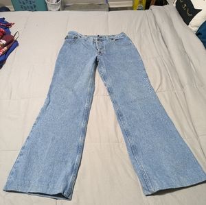 Women's size 32 classic fit jeans